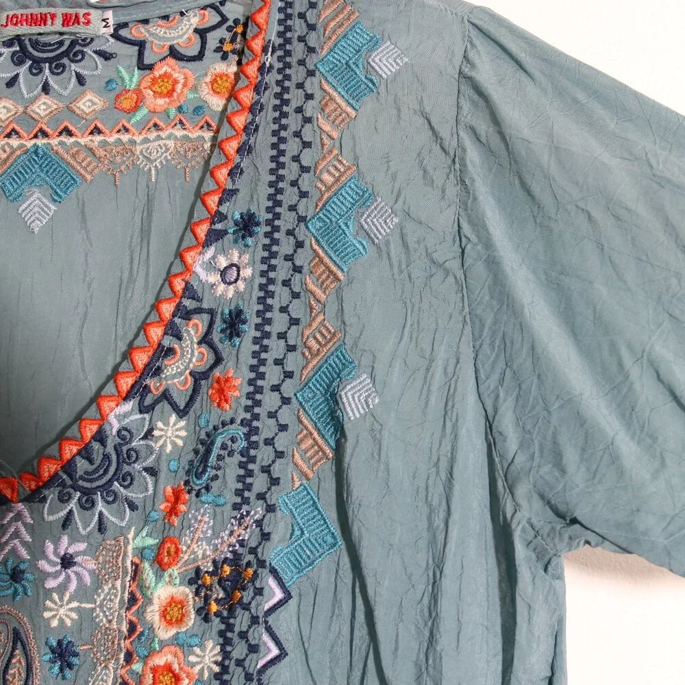 Johnny Was Maya Embroidered Blouse Top Shirt Teal Floral V-Neck Size Medium - Picture 5 of 10